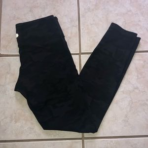 Lululemon Camo Wunder Under 7/8 Leggings Size 4